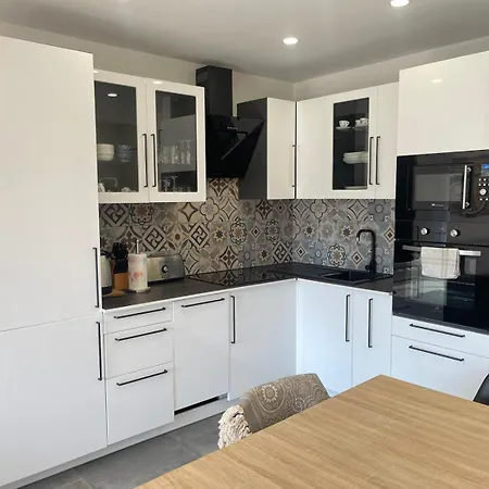 Apartment 2p 32 M2 *